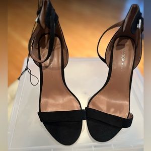 TopShop Black Suede strapped heel - Wide fit!!!!Size 10.5 US 8 UK and 11 Euro 🖤